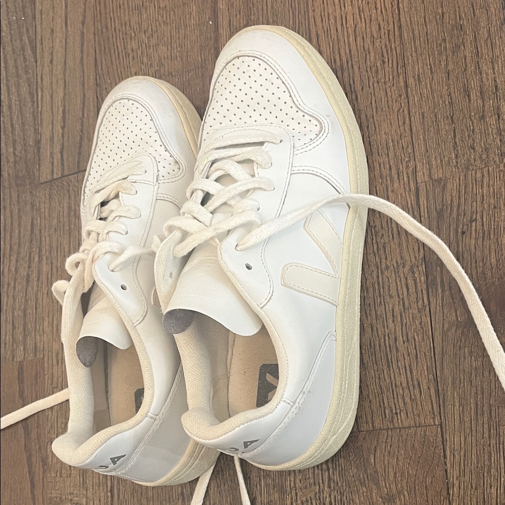 Veja White Sneakers - size 7